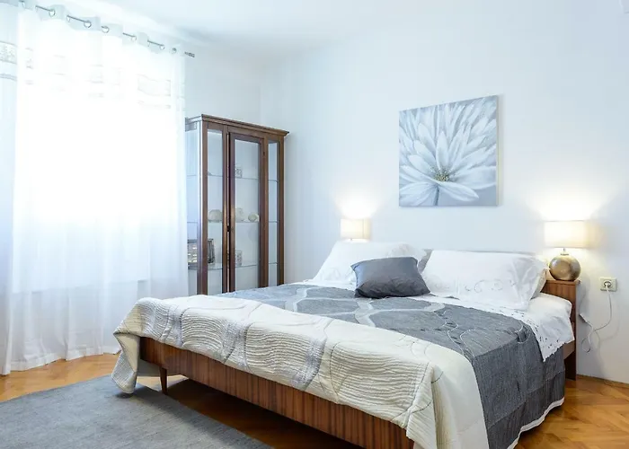 Antonella Lägenhet *